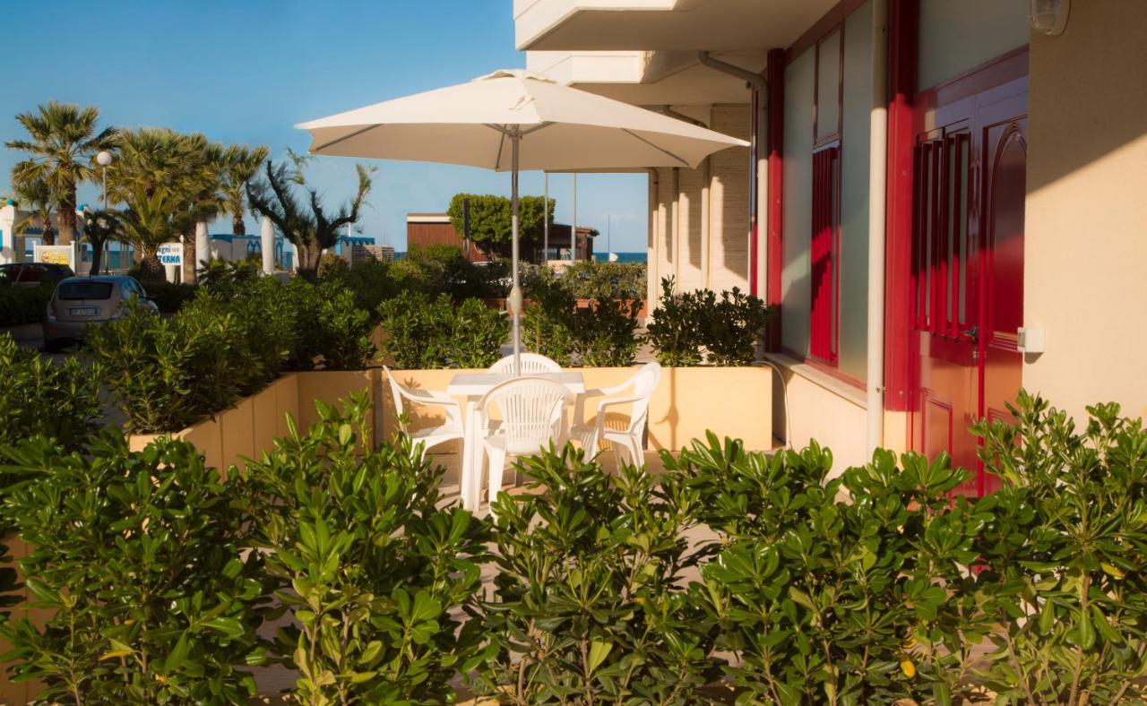 Ferienwohnung I Suoni Del Mare Porto San Giorgio Exterior foto